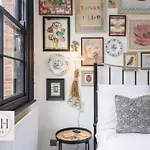 Menagerie House Walk Score 98 *