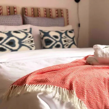 Casa vacanze Menagerie House Luxury Cottage, Walk Score 98 *