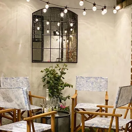 بيت للعطل Menagerie House Walk Score 98 *