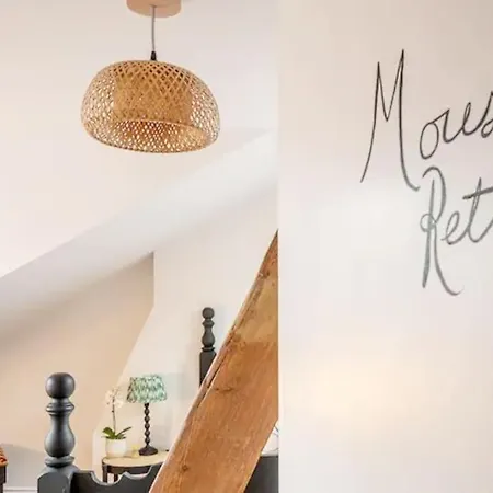 Menagerie House Walk Score 98 *