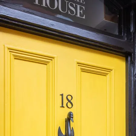 Menagerie House Walk Score 98 * York