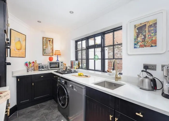 Menagerie House Walk Score 98 * York