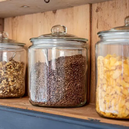 Menagerie House Walk Score 98 ヨーク