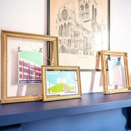 別荘 Menagerie House Walk Score 98